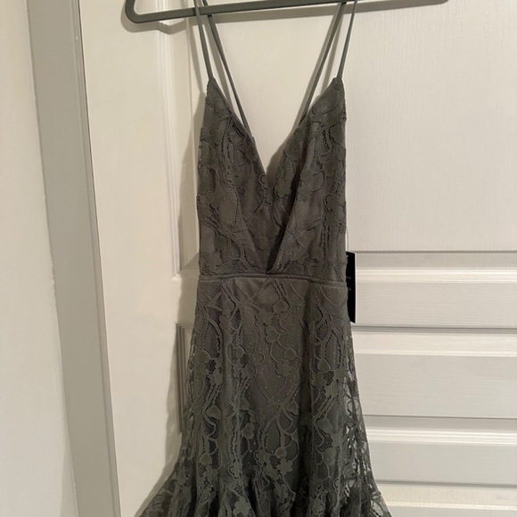 Lulus ruffle lace dress - Picture 4 of 9